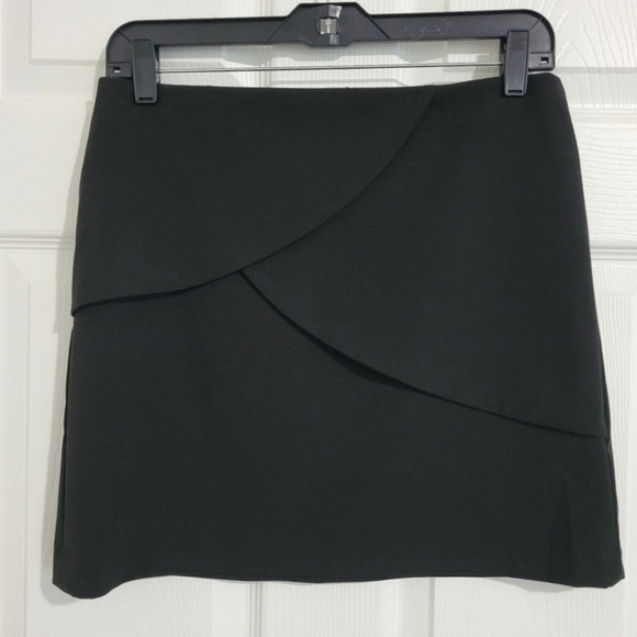 Dalia Collection Black Mini Skirt Size 2(XS) Ruffled Layered Front Zip-Up - Picture 1 of 6